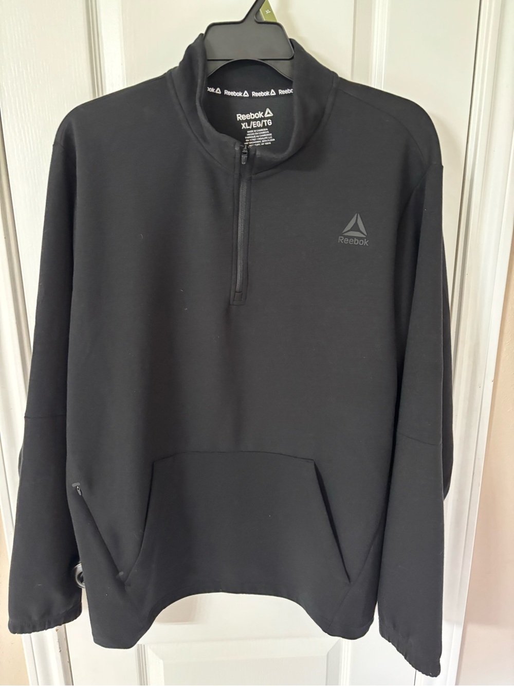 NWOT Reebok Men’s XL Black Quarter-Zip Pullover Cozy Sweater Sweatshirt
